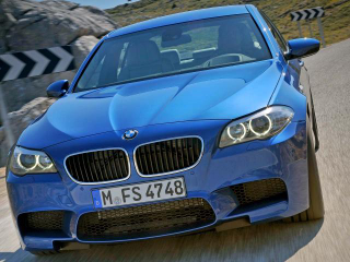 Illustration for article titled 2012 BMW M5: First Photos